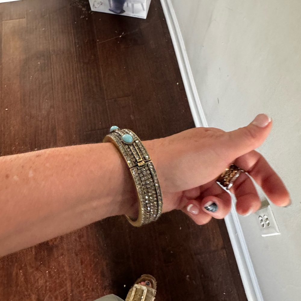 Heidi Daus Elegant Turquoise and Silver Bracelet - Picture 2 of 13